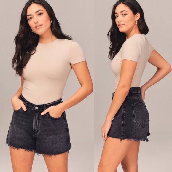 Abercrombie & Fitch Curve Love 90s Relaxed High Rise Cutoff Short Black sz 27/4 - Picture 2 of 10